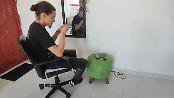 Preview 1 of Ass Fuking - HERMANASTRA CALIENTE SE PONE CACHONDA CUANDO LE HAGO UNA depilaci&oacute_n vaginal - al final termino haciendole un oral en su hermosa vagina