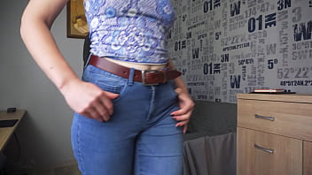 Preview 4 of Phim Sez Hoat Hinh Vietsup - Blue Jeans Ass Tease In Full Back Panties