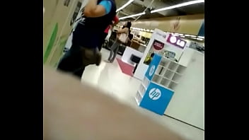 Preview 4 of Porngaxada - gostosinha no supermercado