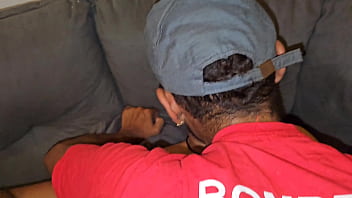 Preview 1 of Margote Robbie Episode - Sexo entre tres machos safados no sof&aacute_ de casa