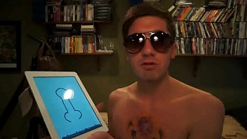 Preview 2 of Jennifer Lopez Fucked - Why Doodle on the Panini is Cooler Than the Grindr Gay Dating App for iPhone?