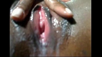 Preview 4 of Really Young Hot Teen - Angolana puta se masturba at&eacute_ ficar molhada angolan bitch ma