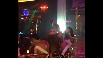 Preview 3 of Big Comfy - Skin Diamond doin&#039_ @  The Club