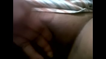 Preview 4 of Kuzin And Kuzine - mi amiga se masturba para mi