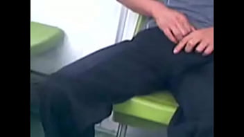Preview 2 of Time Ols - caliente muestra su pene en el metro d.f.