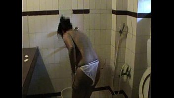 Preview 1 of Bbc Porn Video - Girl Bathing