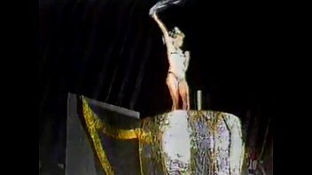 Preview 3 of Dragon Vampire - Rainha anima o carnaval do Atl&eacute_tico em 1983