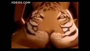 Preview 4 of 45 Years Ladish - Tiger Eating - XVIDEOS.COM