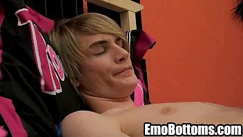 Preview 4 of Animal Sixxy Videos Girls Purn - Two hot blonde and brunette emo twinks are giving head