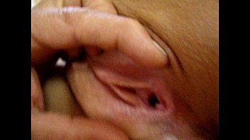 Preview 1 of Cina Cutie Amateur - Aprendendo chupar uma xaninha