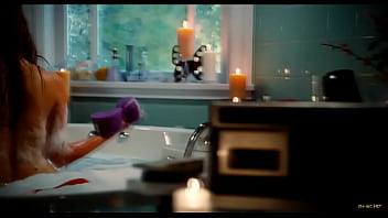 Preview 1 of Smal Gril Chine - Jessica Pare - Hot Tub Time Machine (2010)