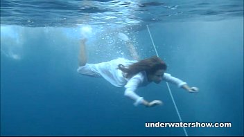 Preview 1 of Scat Mouth China - 3 girls stripping in the sea