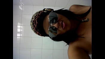 Preview 1 of Masajistas Freex - Masturbandome cuando trabajaba en caracas