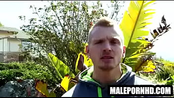 Preview 2 of Xxcgf - This hot muscular hunk is jerkig his cock