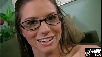 Preview 4 of Mom Umur 35 - Amateur slut handjob