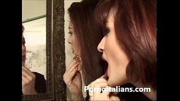 Preview 1 of Preity Sperm - lesbiche italiane fanno sesso - Italian lesbian sex fighe bagnate