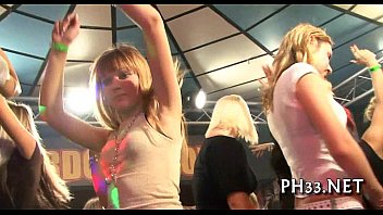Preview 1 of Sex Dia Hutan - Lesbians are dripping each other