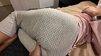 Preview 1 of Zeynep Anal - Milf breaks condom to get creampie