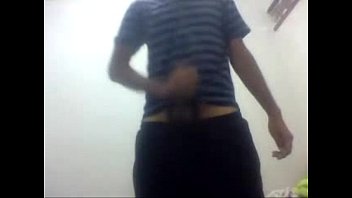 Preview 1 of Teen Nude Cumshot - Vitor engolindo a propria porra