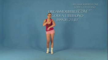 Preview 3 of Boy Look Like Girl - Sexy fica italiana balla per voi