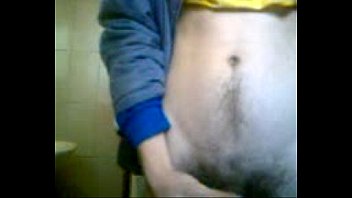 Preview 4 of Edget - Punheta no banheiro