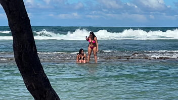 Preview 2 of Japanese Sister Friend In House - Duas gostosas curtindo a praia da Enseada dos Corais - Cabo - PE