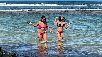 Preview 3 of Japanese Sister Friend In House - Duas gostosas curtindo a praia da Enseada dos Corais - Cabo - PE