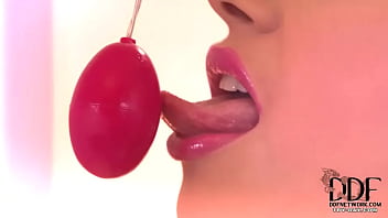 Preview 2 of Sex X Donload - Sophia Knight lindas piernas, mmm