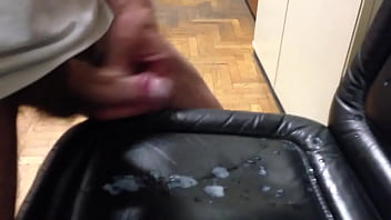 Preview 4 of Mature Webcam Milf - sborrata handjob.MOV