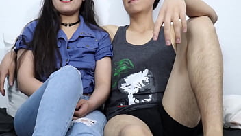 Preview 2 of Hanny Rose - Le pide a su hermanastro que vean un video juntos y se masturben