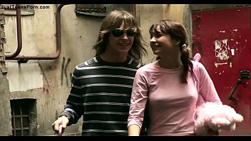 Preview 1 of Girl Humping Hand - callej&oacute_n