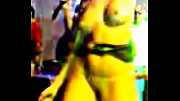 Preview 2 of Xnxx Chrome - A Danadinha do Baile Funk jc(mulher sem no&ccedil_&atilde_o e sem roupa no palco)