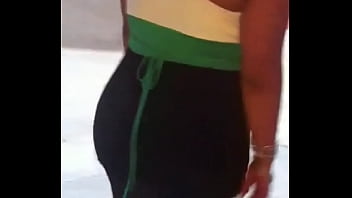 Preview 1 of Aiko Mendez - Nalgotas caminando en mini