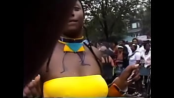 Preview 1 of Awek Melayu Mekancap Dalam Bas - Cameltoe BBW&#039_s!!