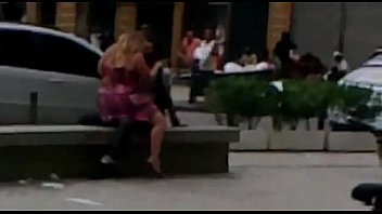 Preview 1 of Granny Wife Young - Sexo na rua no Rio de Janeiro