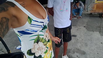 Preview 1 of Wwwxxxop - Me exibi dentro do &ocirc_nibus e o corno melou a cueca