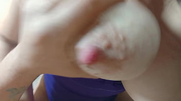 Preview 4 of Camfrog A Nanya - Madrastra Caliente Con Enorme Cameltoe Se Folla Al Afortunado De Su Hijastro Sexo Sin Protecci&oacute_n Con Leche Adentro En New York Usa 1