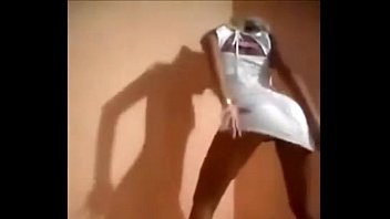 Preview 3 of Algeria Chubby - Brazilian With sexy Legs Dance ass