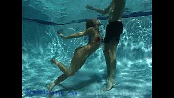 Preview 1 of Indonesia Lagi Ngentot - Sandy Knight Underwater Threesome