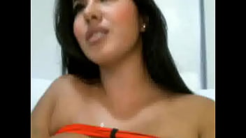 Preview 2 of Sexy Brune In Shower - s320130611102206