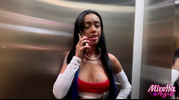 Preview 1 of Kamasutra Passion - FUNKEIRA CHAMA NOVINHO MALOQUEIRO NO SEU APE E ACABAM TRANSANDO NA VARANDA