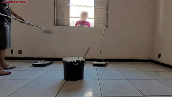 Preview 1 of Helpless Slaves - dona de casa casada trai seu marido com pintor do pau grande