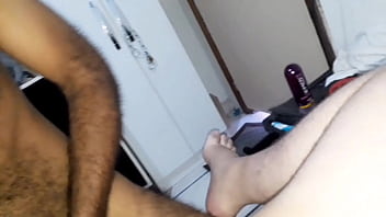 Preview 3 of Xxxx Open Vidio Do - Gordo Chupa Mec&acirc_nico Peludo e Ele Mete e Goza Na Cara - Parte 3 (COMPLETO NO XVIDEOS RED)
