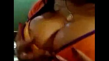 Preview 3 of Tiny Xxx Washroom - Mulher Mel&atilde_o dan&ccedil_ando funk