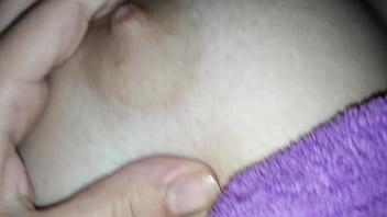 Preview 1 of Car Backseat Handjob - SEXO REAL LESBICO