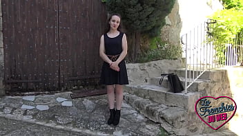 Preview 2 of Yvonne Pferrer Nude - Amandine se laisse guider par la coquine Marie