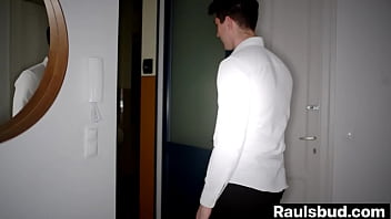 Preview 1 of Xxx Fm Tube - Dominaci&oacute_n sexual de los Bud a Ellie shue!! Esta joven teen aguanto 3 pollas en su peque&ntilde_o cuerpo