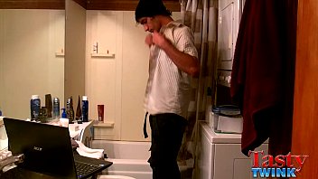 Preview 1 of Alisa And Danielaleksandr - Shower stroking session with Tristan Hollister