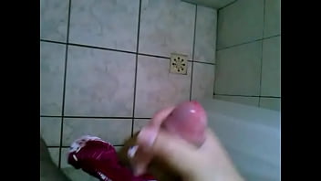 Preview 2 of Cogiendome La Criada - Punheta com calcinha na pica gozando gostoso