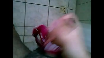 Preview 3 of Cogiendome La Criada - Punheta com calcinha na pica gozando gostoso